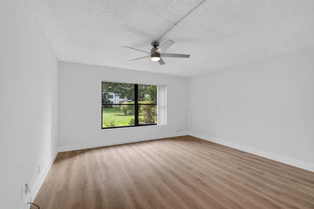 Unit 104J photo 30