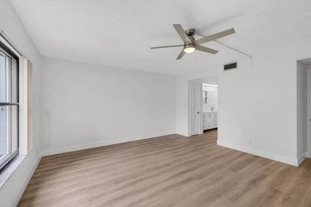 Unit 104J photo 33