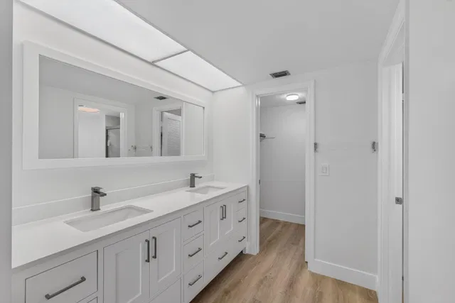 Unit 104J photo 34