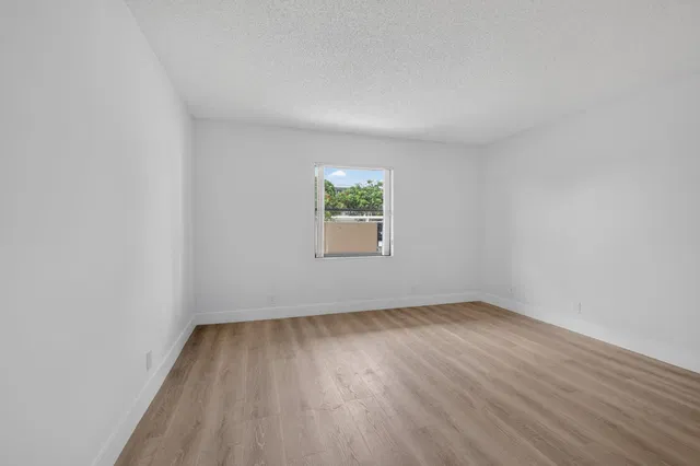 Unit 104J photo 41