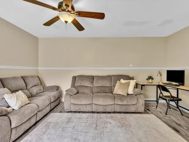  Unit 38B photo 24