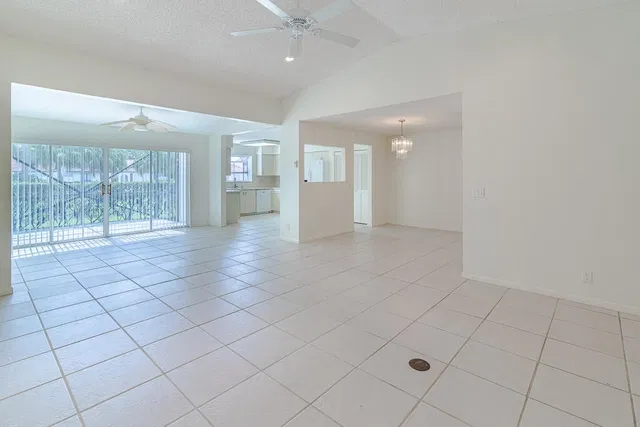  Residence photo 18