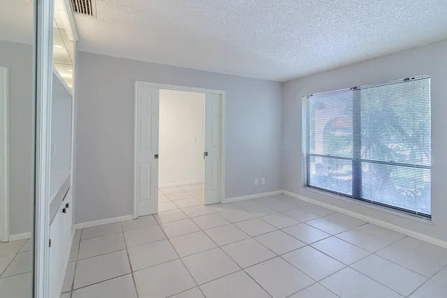  Residence photo 19