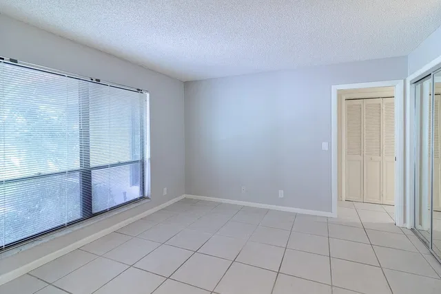  Residence photo 25