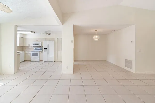  Residence photo 28