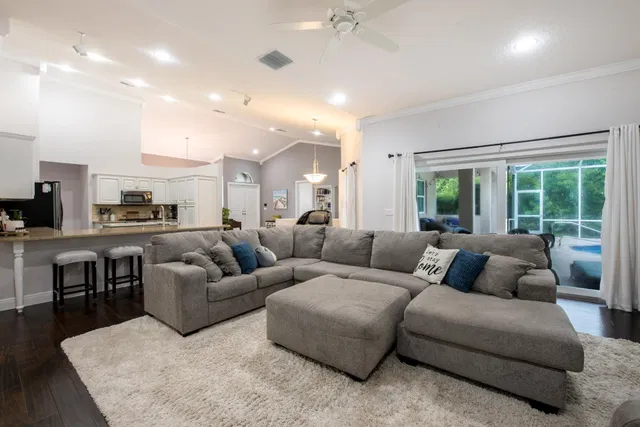 Residence photo 12