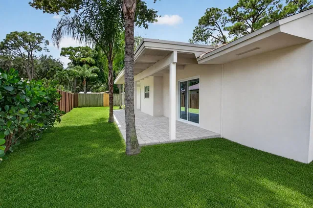 Residence photo 43