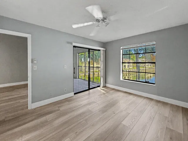 Unit 210 photo 10