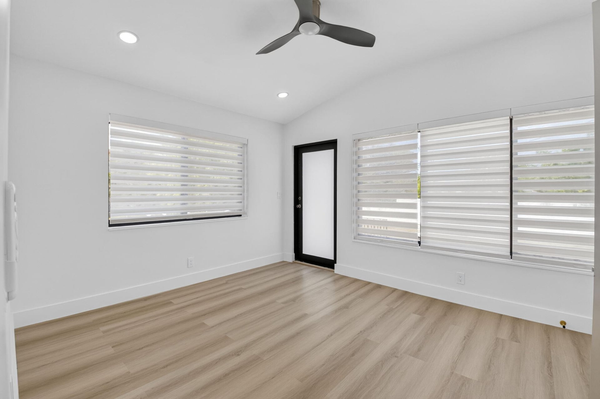 Residence photo 12