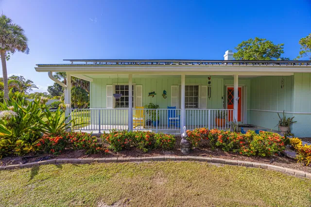 Residence photo 2