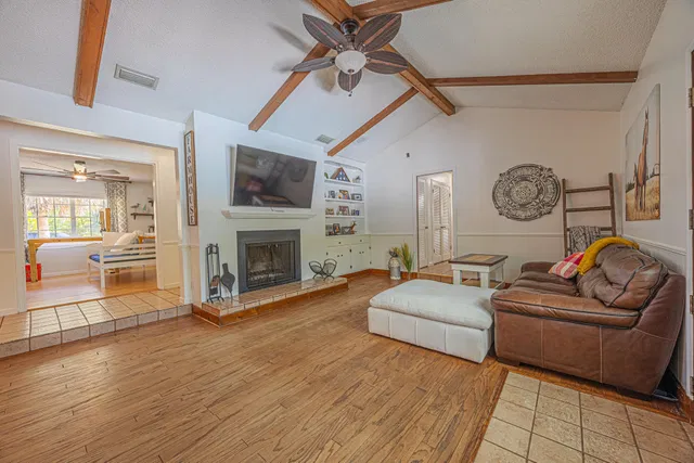 Residence photo 6
