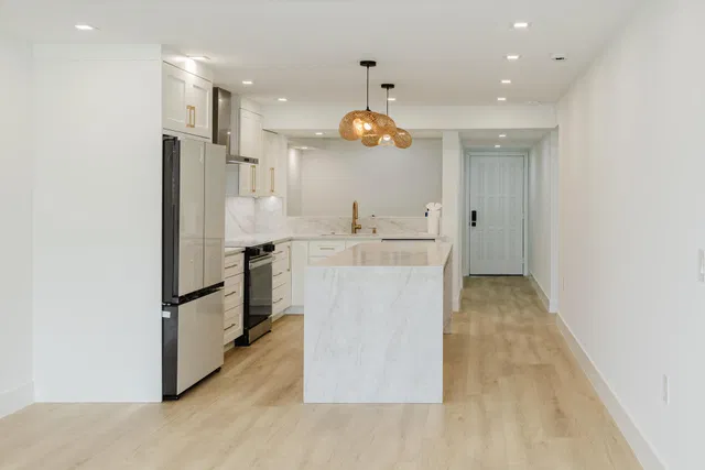 Unit 103 photo 17