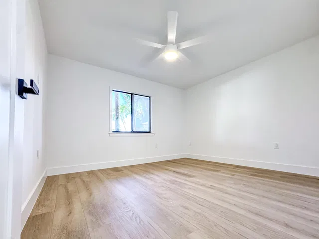 Unit 103 photo 37