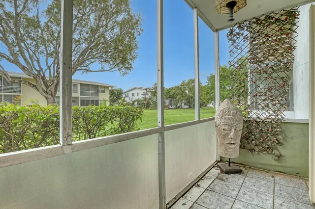 Residence photo 11