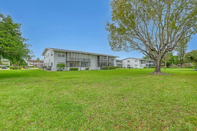 Residence photo 15
