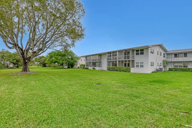 Residence photo 16