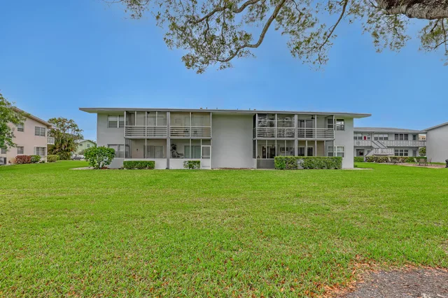 Residence photo 18