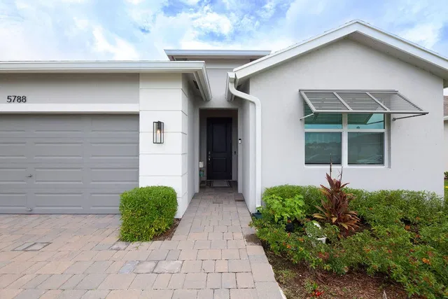 Residence photo 5