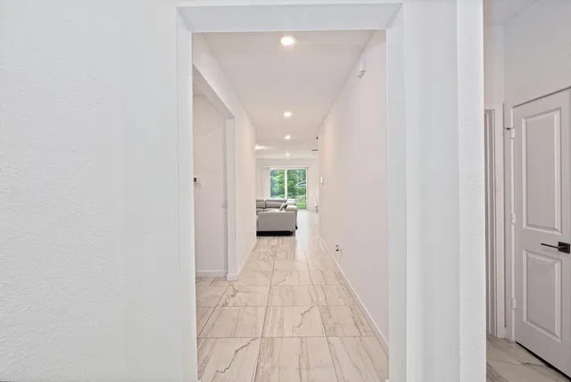 Residence photo 6