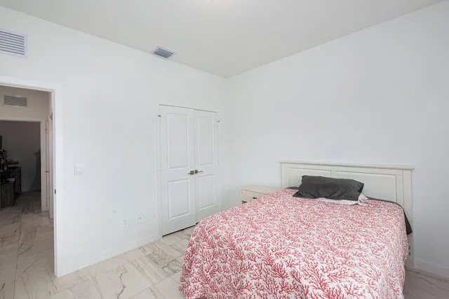 Residence photo 22