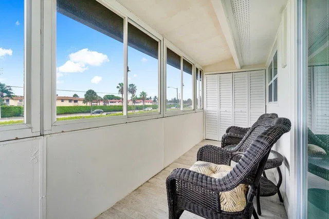 Residence photo 18