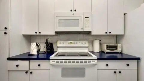  Unit E photo 17