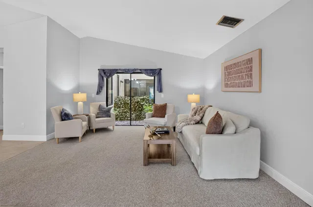 Residence photo 5