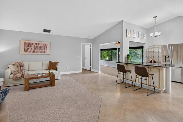 Residence photo 10