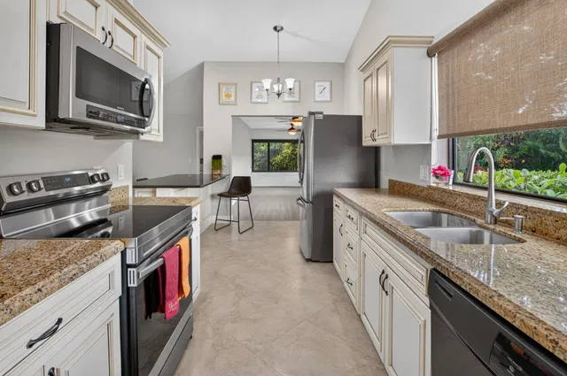 Residence photo 15