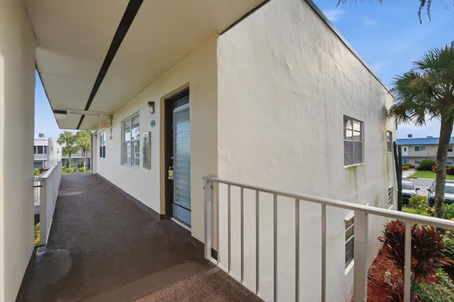  Residence photo 8