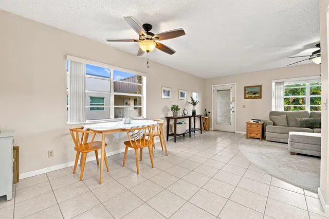  Residence photo 12