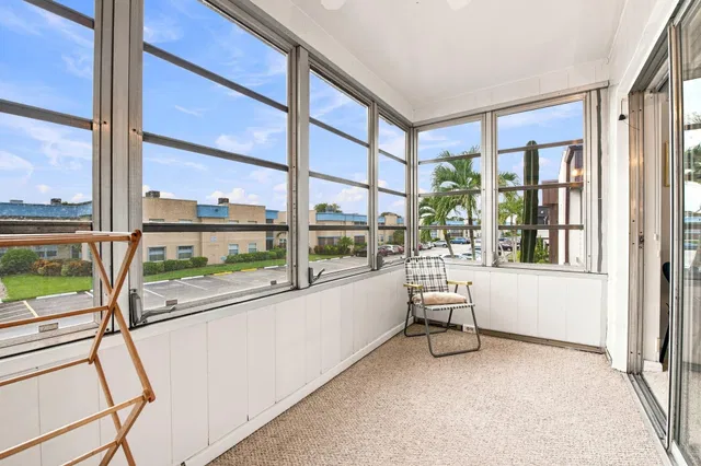  Residence photo 26