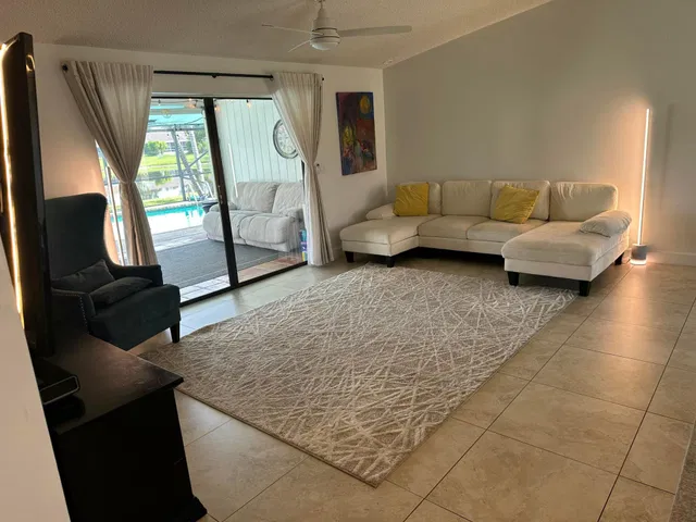 Residence photo 11