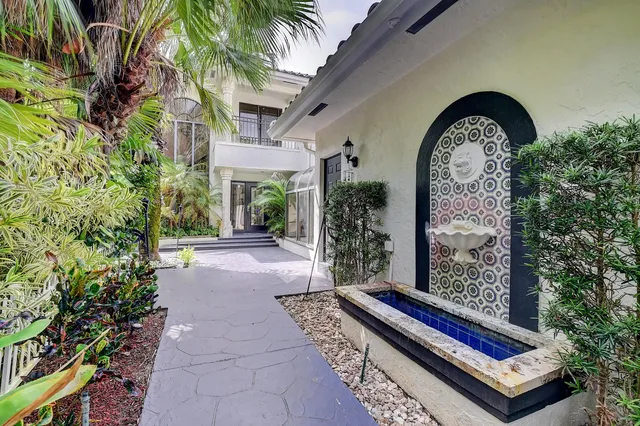 Residence photo 3