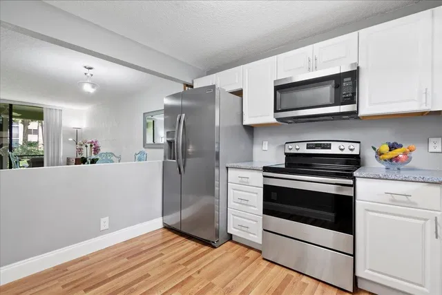 Unit 105 photo 5