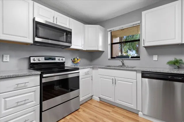 Unit 105 photo 6