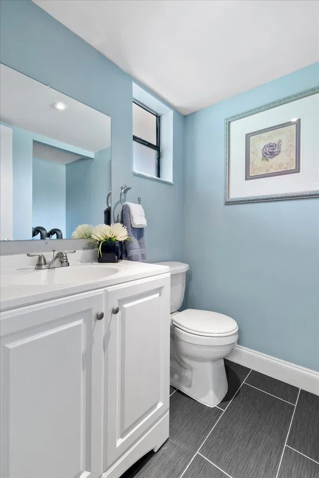 Unit 105 photo 15