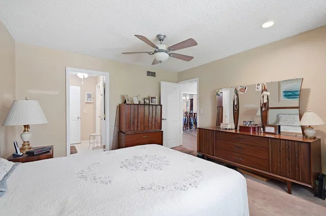 Unit 102 photo 11