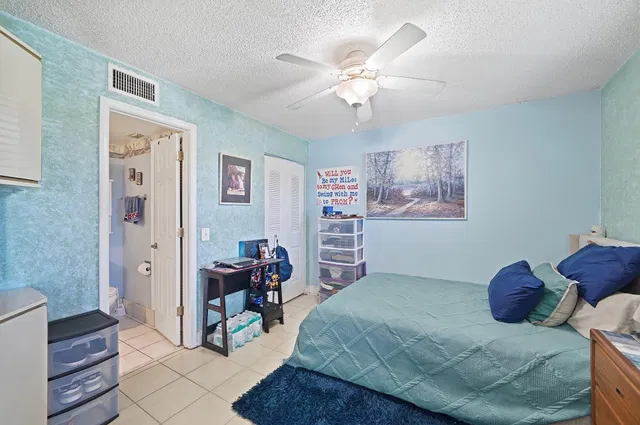 Unit 102 photo 14