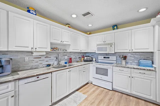 Unit 102 photo 18