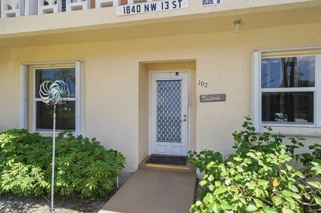 Unit 102 photo 28
