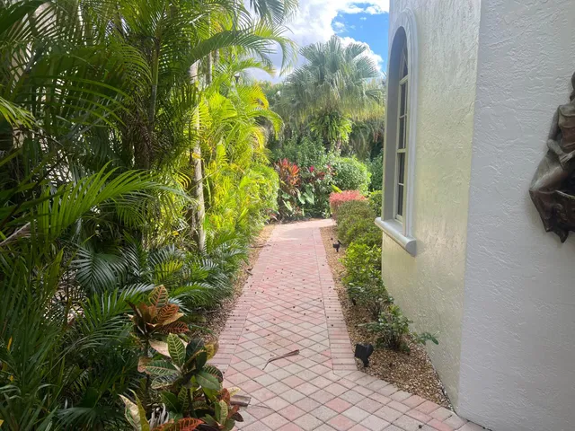 Residence photo 5