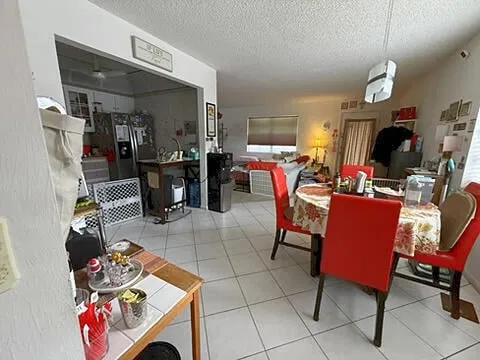 Unit H photo 3