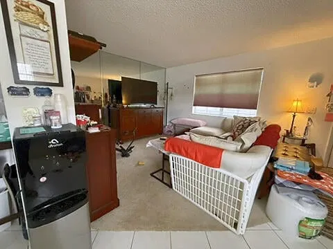 Unit H photo 11
