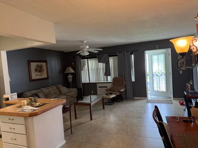 Unit 15 photo 4
