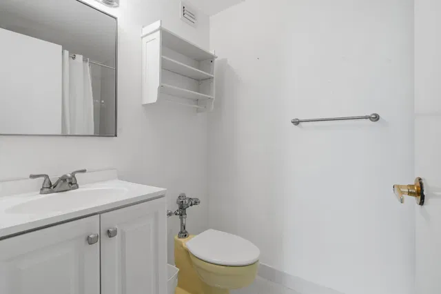 Old Northwood Unit 303 photo 7
