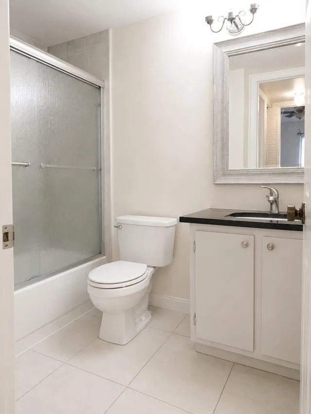 Unit C2 photo 10