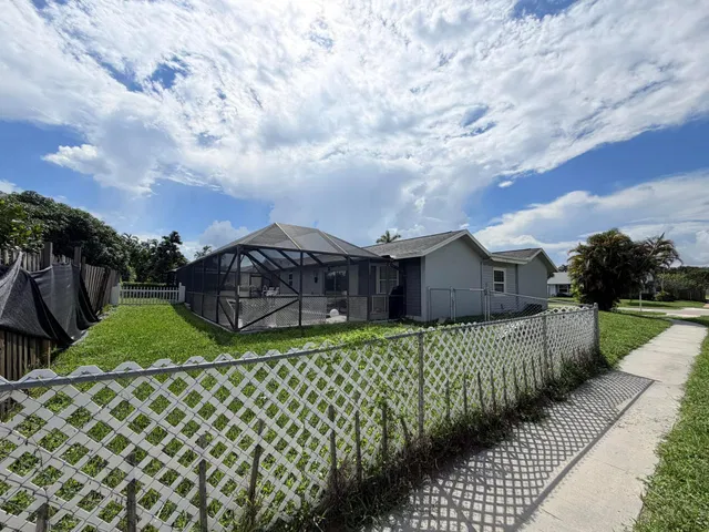 Residence photo 8