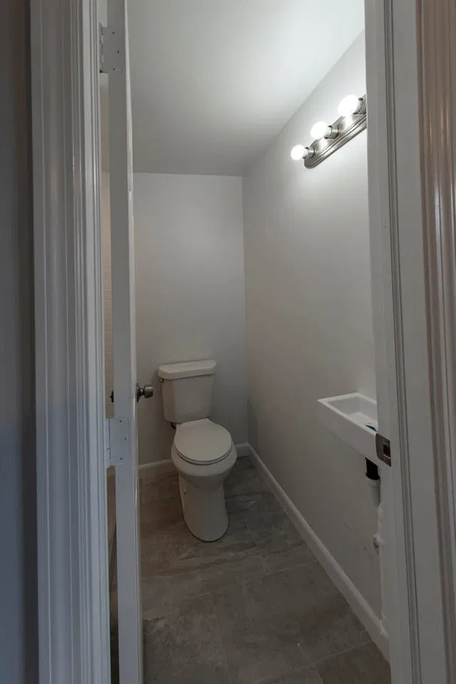 Unit B photo 3