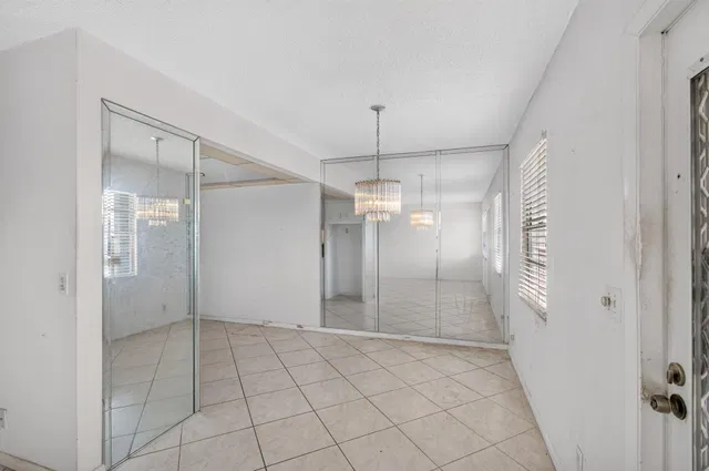 Residence photo 6